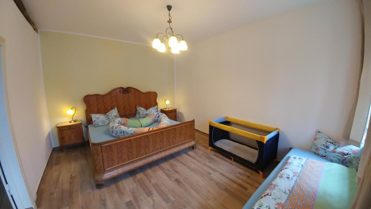 Mirabellenhof - Kleine Ferienwohnung Mit Altstadtblick Biesenthal Exteriör bild